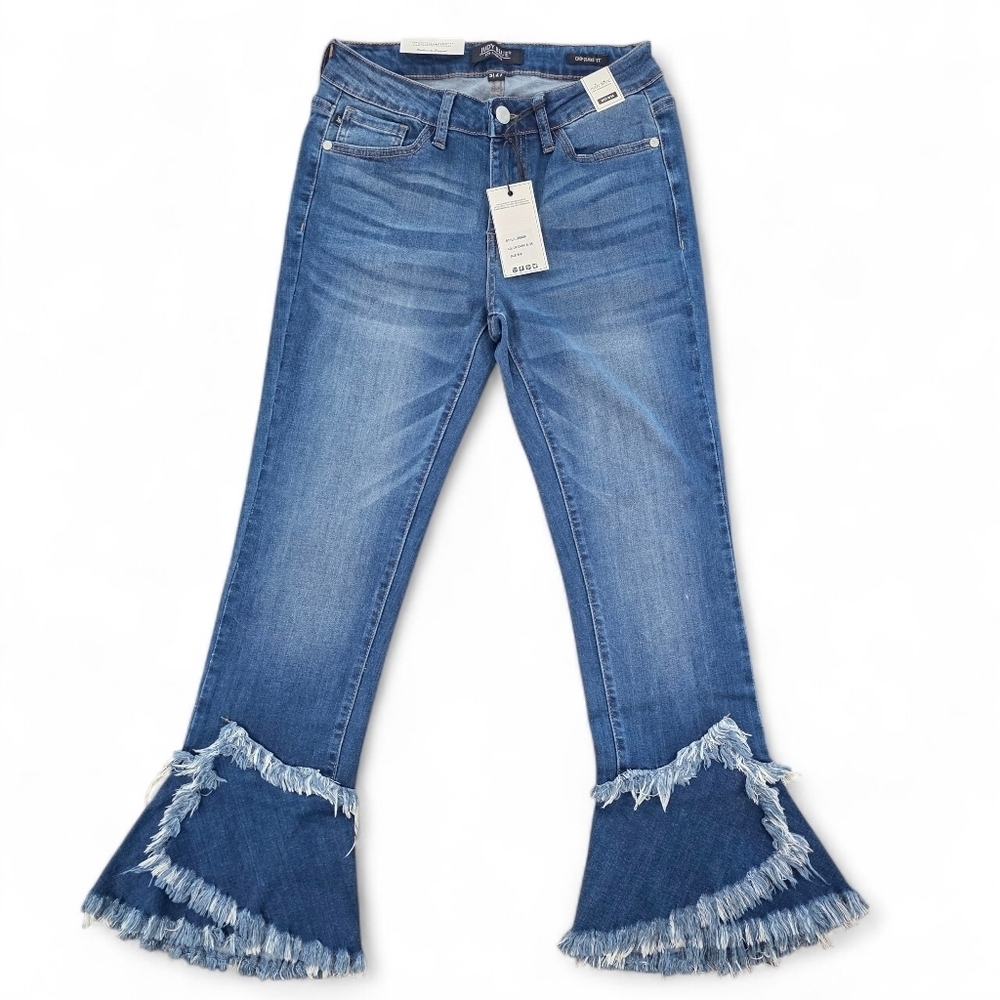 ✨ Judy Blue Mid Rise Crop Flare Raw Hem Jeans | Size 5/27 | Style JB8456 ✨